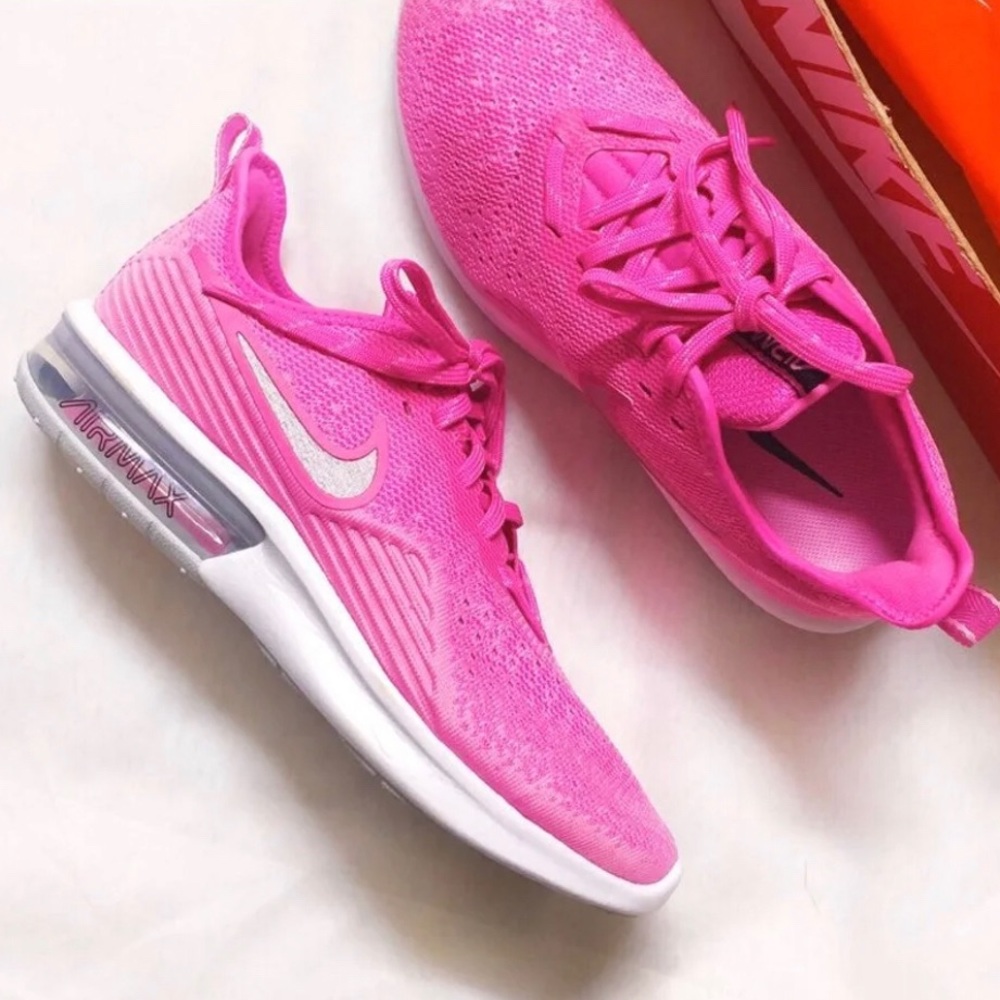 NEW Nike Air Max Sequent- womens 8.5